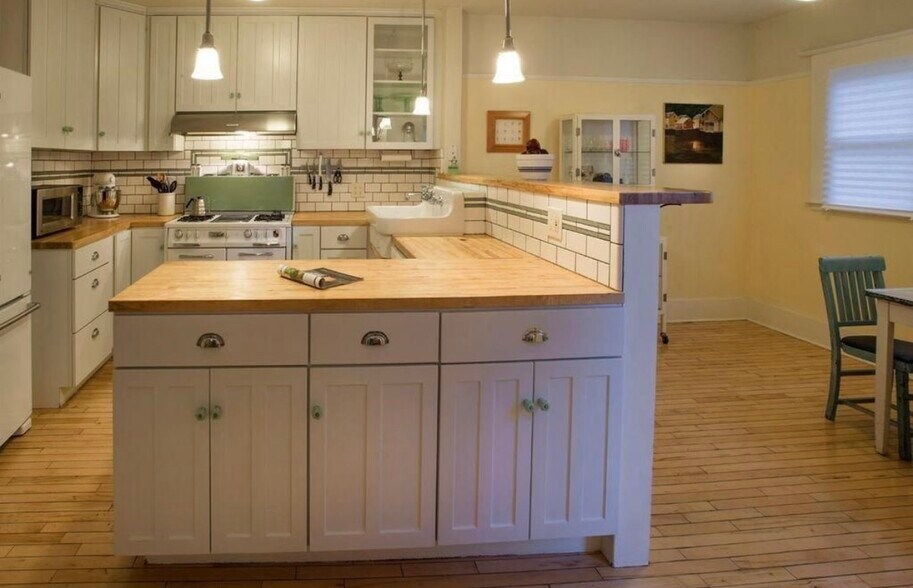 Kitchen - 305 25th Street
