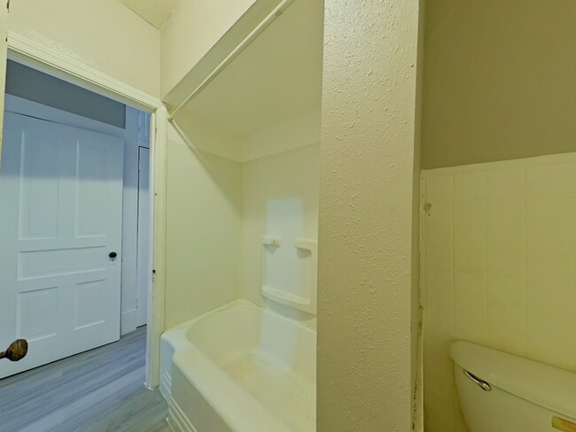 Building Photo - 2711 Keokuk St