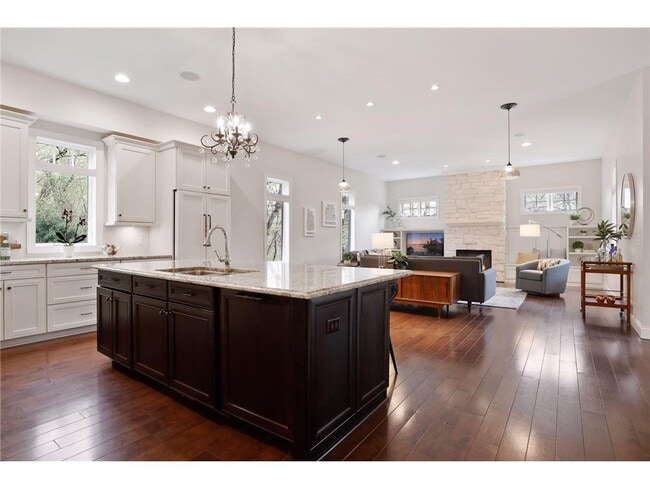 Building Photo - 3632 Rainbow Dr