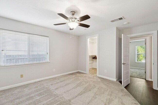 Building Photo - 3324 Claymore Dr