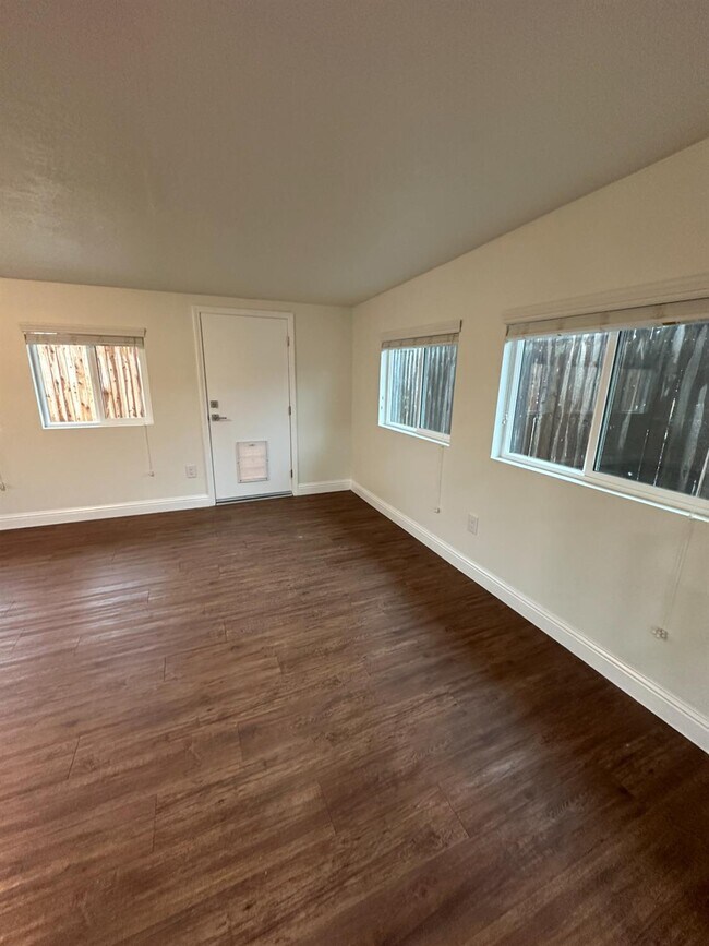 Building Photo - 4554 N Manila Ave