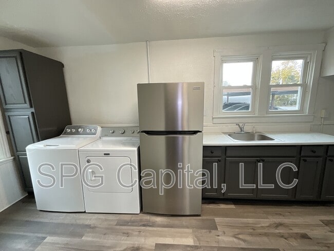 Building Photo - 118 S Harrison Ave