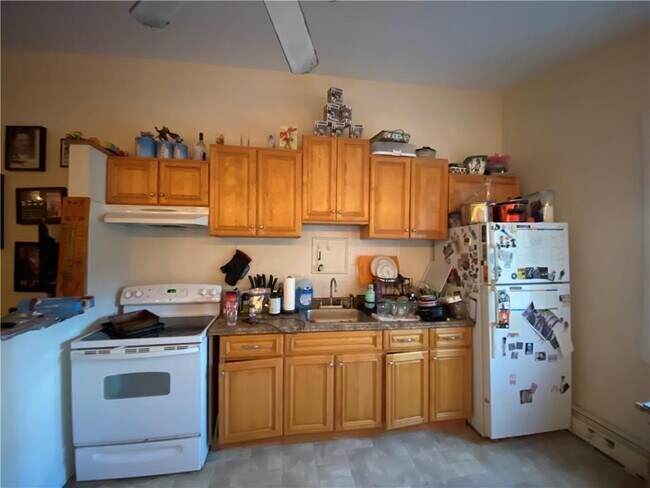 Building Photo - 16 Clearview Ave