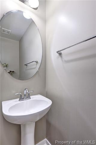 Building Photo - 5845 Nandina Cir