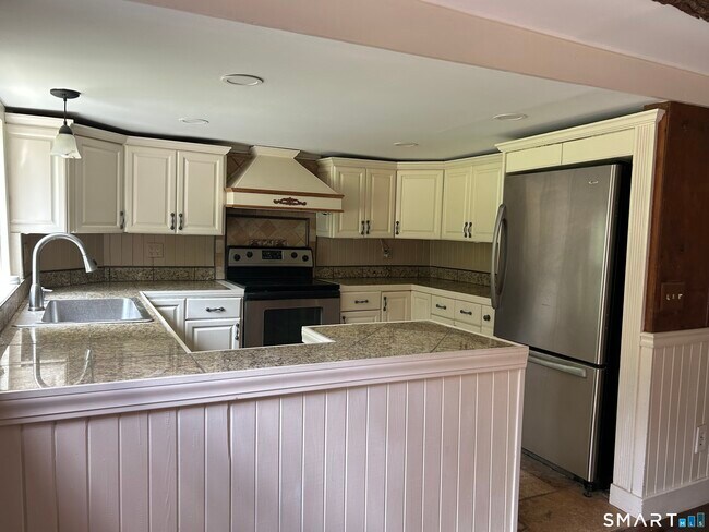 Building Photo - 957 Palisado Ave