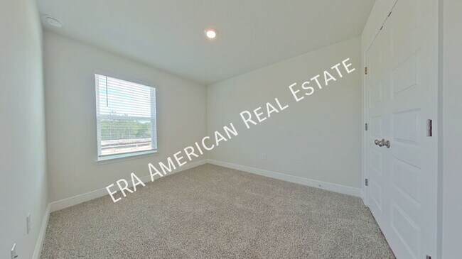 Building Photo - 2547 Cliff Hollow Cir