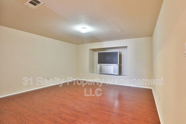 Building Photo - 3108 Kennedy Dr