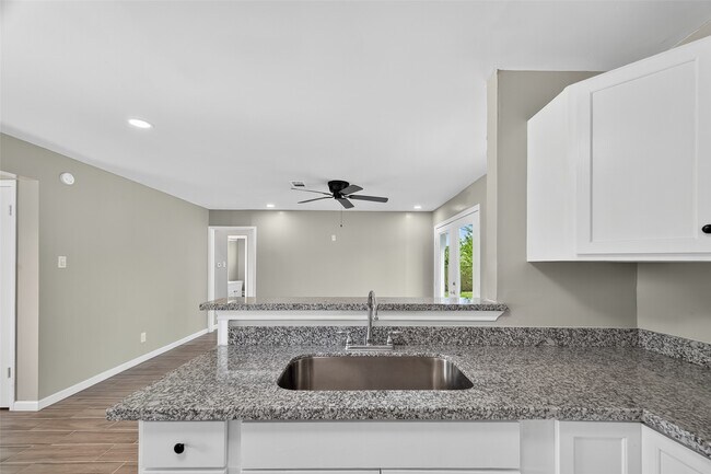 Building Photo - 5126 Denoron Dr
