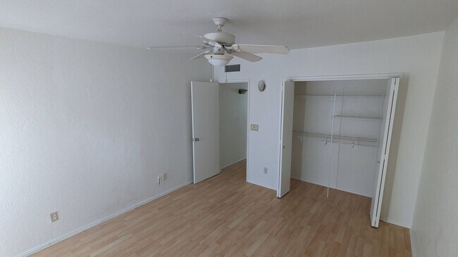 Building Photo - Beautiful Townhouse - 3 bed & 2 bath in Gr...