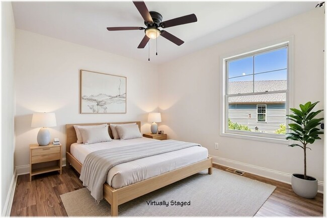 Building Photo - 300 Cottage Hl Ct