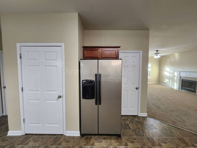 Building Photo - 1428 Autumn Wood Trail