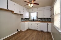 Building Photo - 3 bedroom house for rent