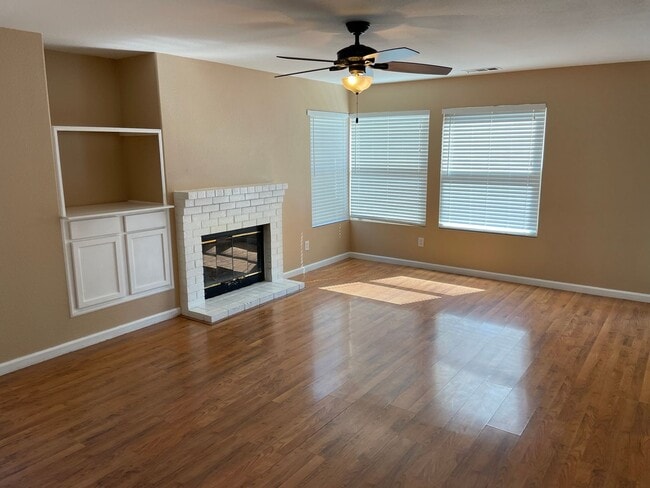 Building Photo - Beautiful Rocklin 4 Bedroom Home with 3 Ca...