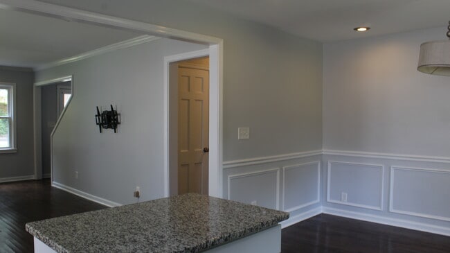 Building Photo - 2637 Semmes St