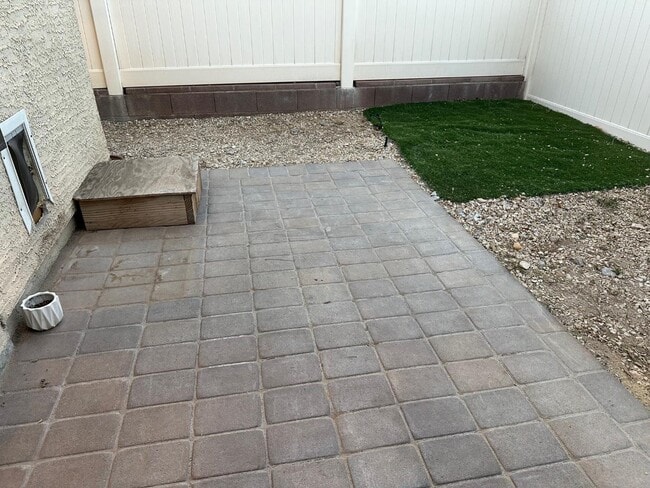 Building Photo - 7533 French Springs St