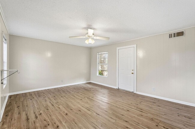 Building Photo - 1759 S Park