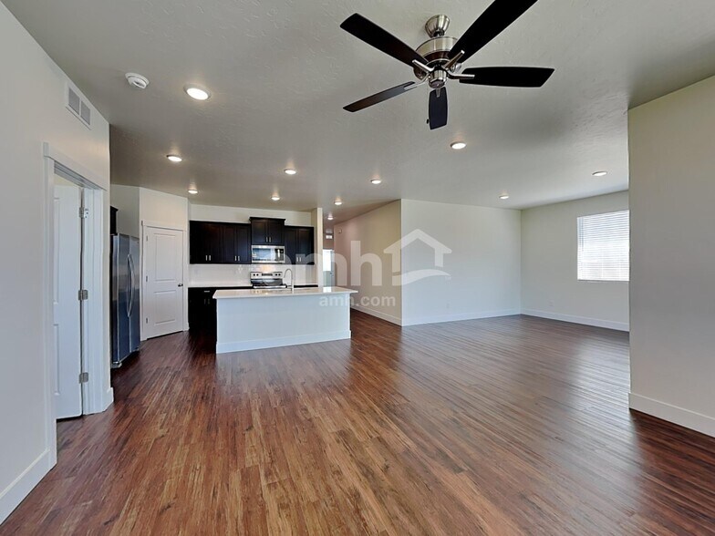 Building Photo - 5045 W White Ash Ct