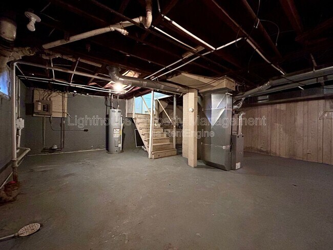 Building Photo - 2174 Continental St