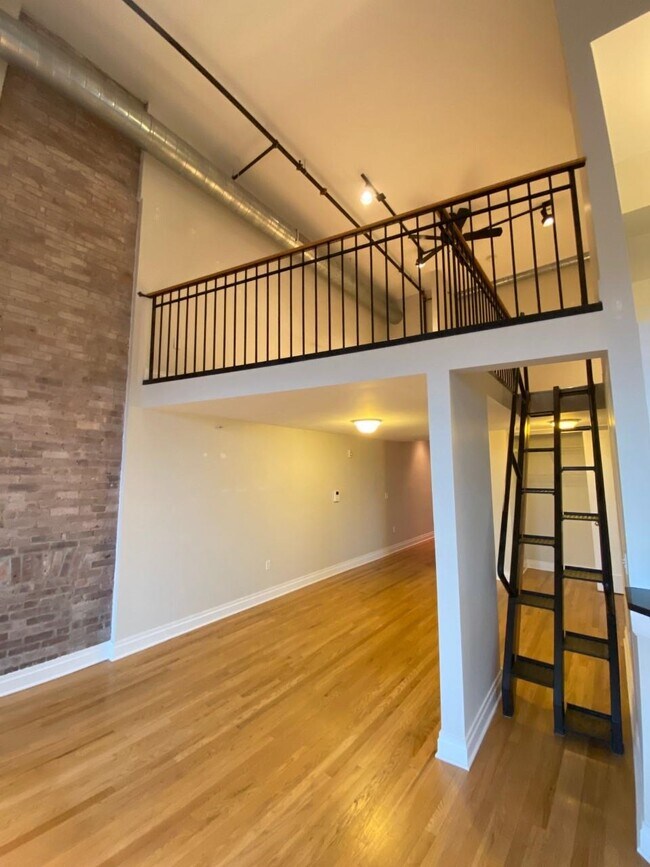 Building Photo - 338 Grove St