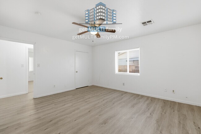 Building Photo - 1331 E Pueblo Ave