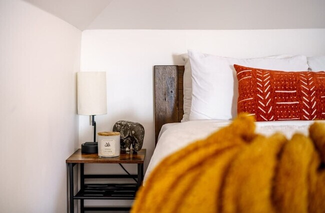 Building Photo - 575 1/2 City Park Avenue-SI ID1265608P