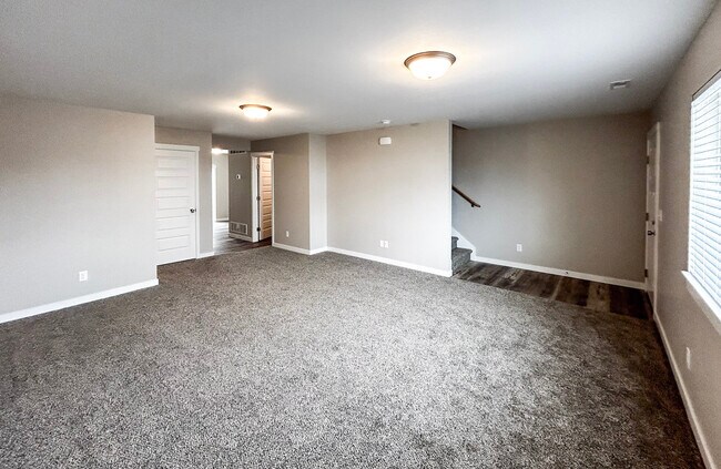 Building Photo - 190 Margette Way