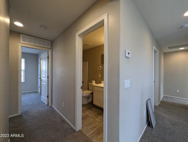 Building Photo - 1253 N 166th Ave