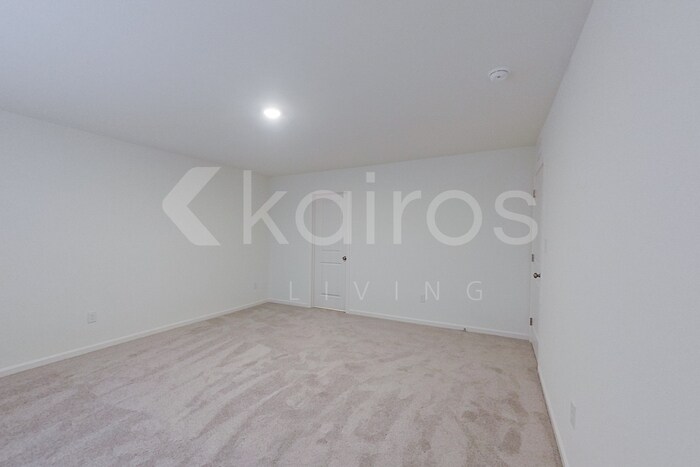 Building Photo - 12 Marbury Dr