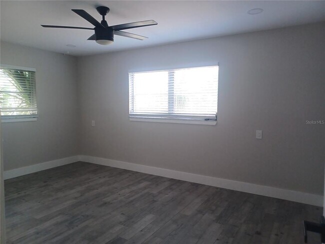 Building Photo - 120 Causeway Blvd
