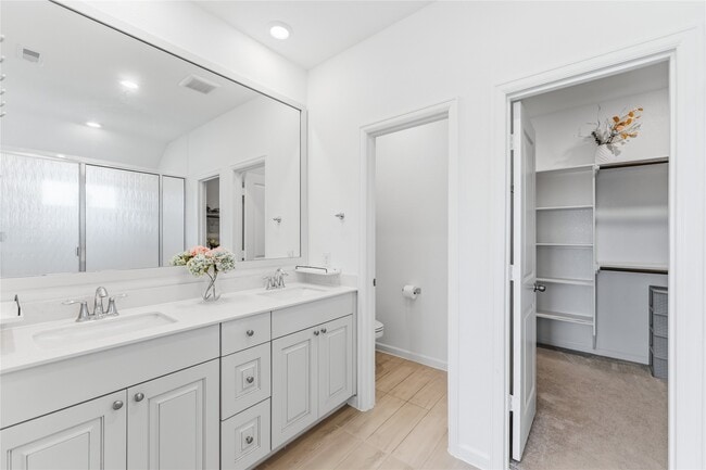 Building Photo - 30843 Boxwood Dr