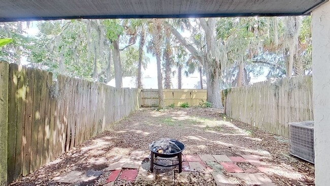 Building Photo - BEAUTIFUL MAYPORT LANDING TOWNHOME!