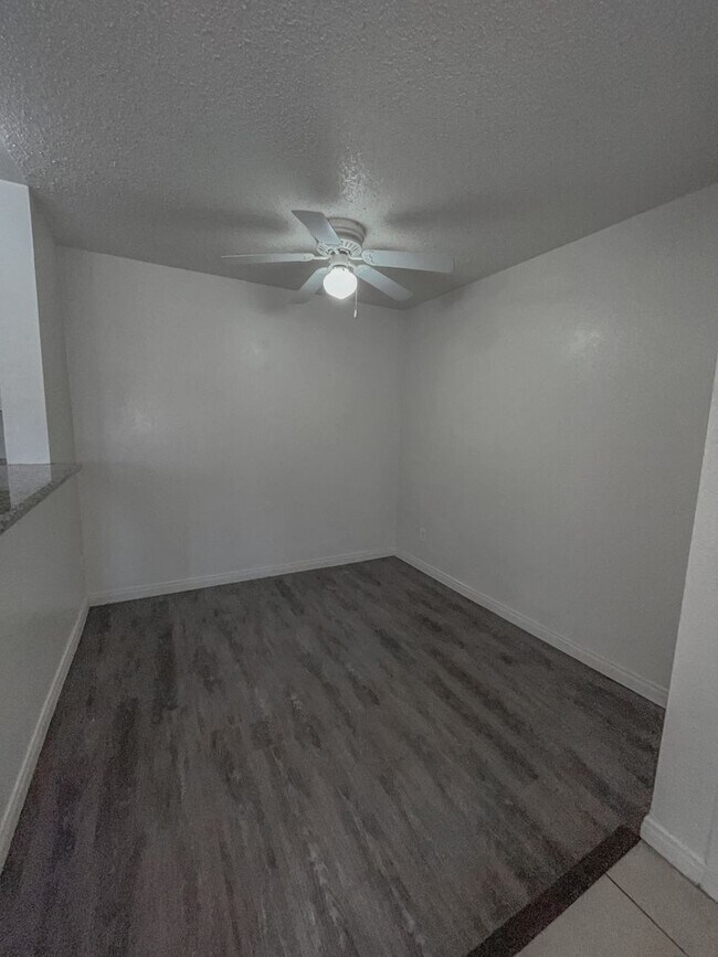 Building Photo - RESORT STYLE LIVING!