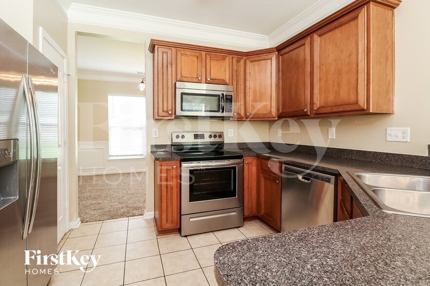 Building Photo - 8019 Bushy Creek Dr