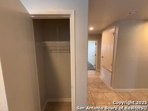 Building Photo - 810 Antler Post