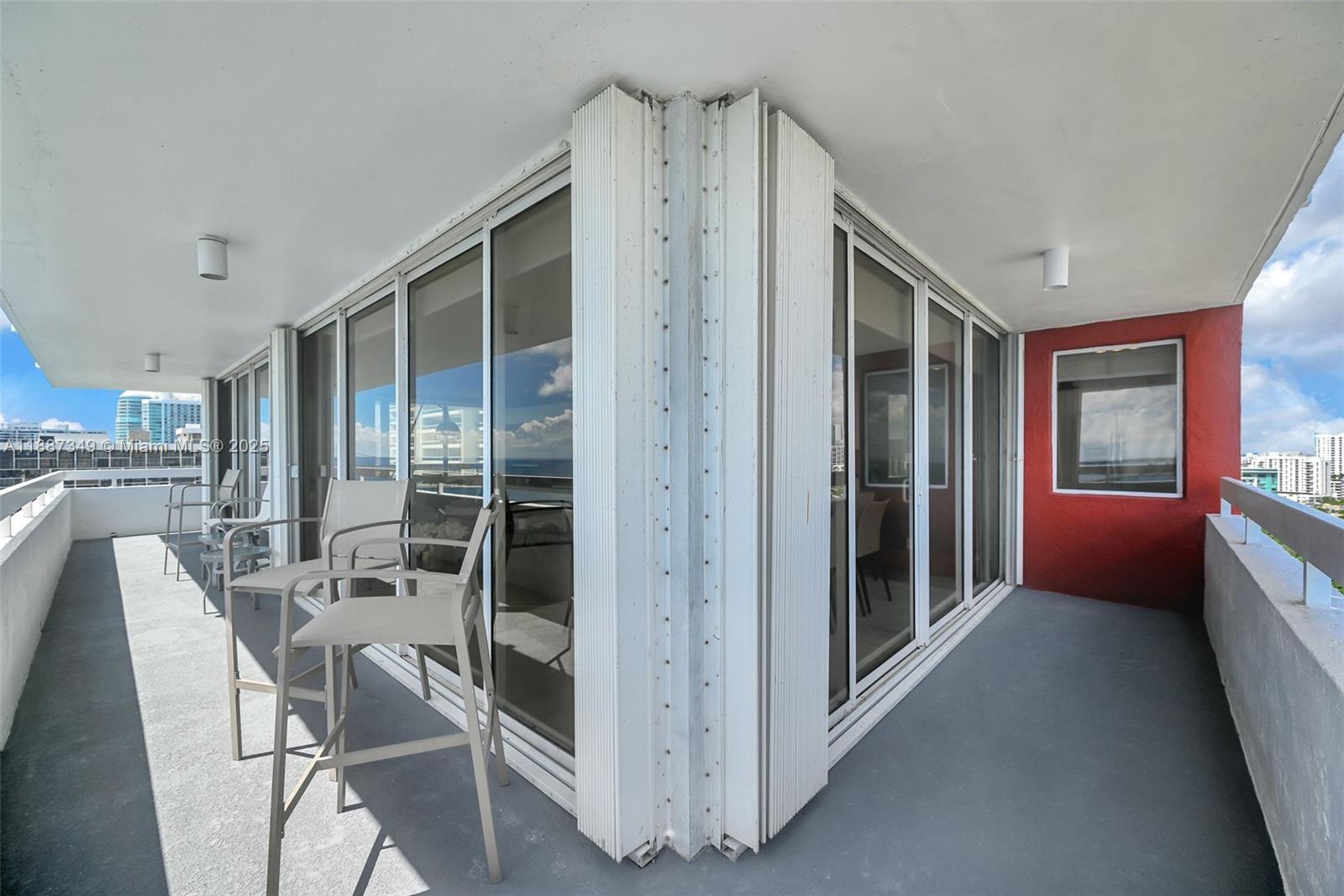 Building Photo - 1627 Brickell Ave