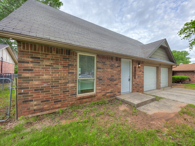 Building Photo - 4821 Cinderella Dr