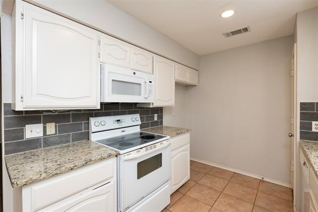 Building Photo - 6433 Westridge Dr