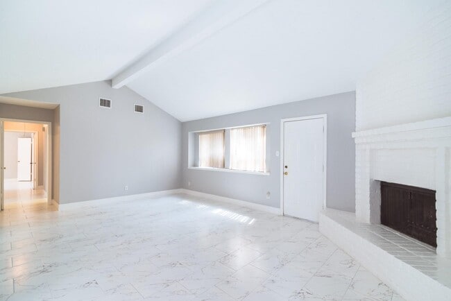 Building Photo - 25535 Wingfield Ln