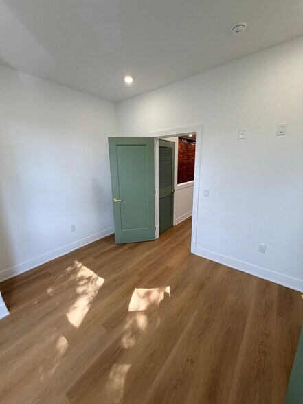 Building Photo - 1325 Kerbaugh St