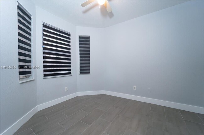 Building Photo - 3515 Shoma Dr