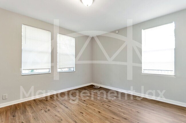 Building Photo - 2311 W 16th St