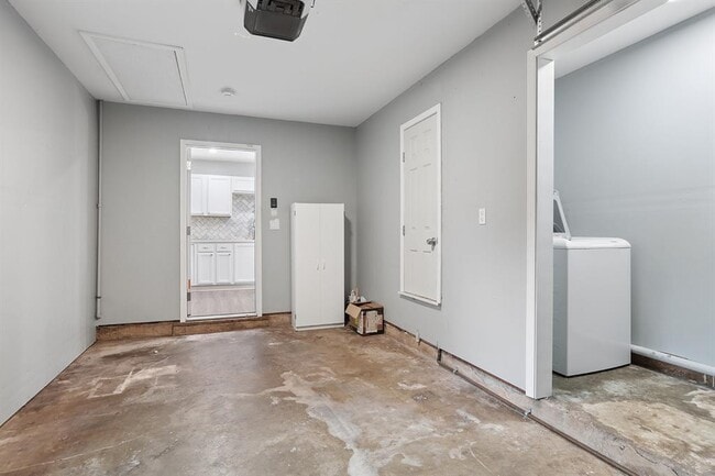 Building Photo - 2308 Devonshire Dr