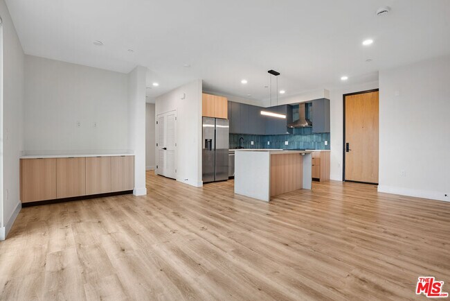 Building Photo - 5657 Virginia Ave