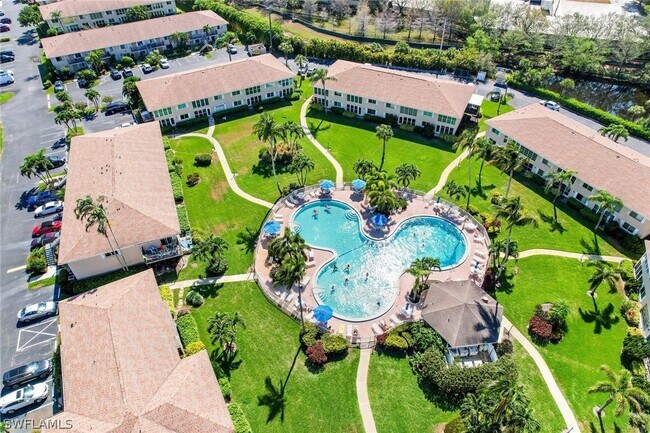 Building Photo - 200 Palm Dr