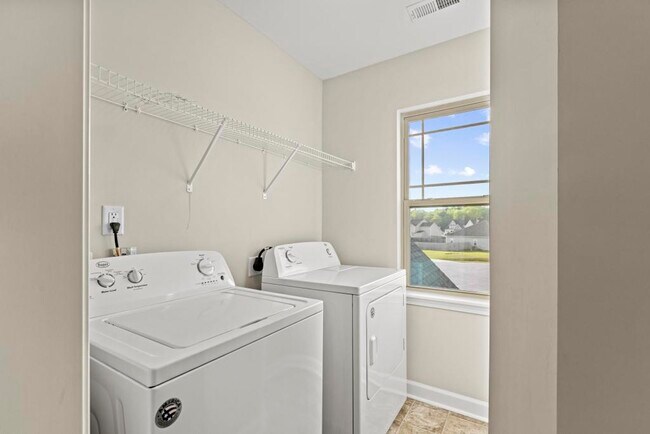 Building Photo - 707 Pandion Ct