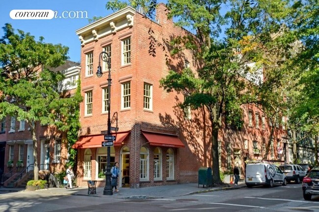 Building Photo - 51 Bank St