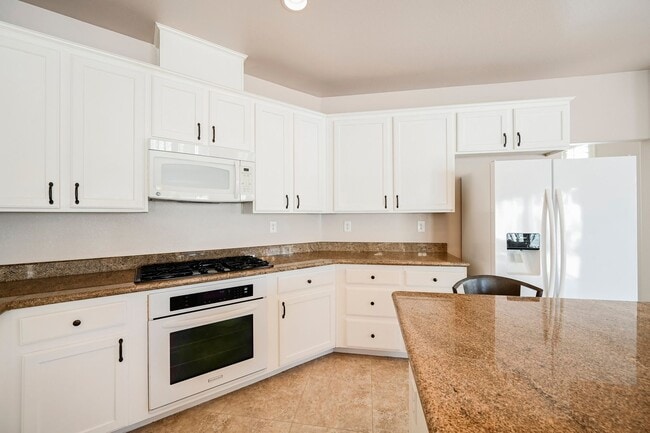 Building Photo - Beautiful Home in a Gated Community