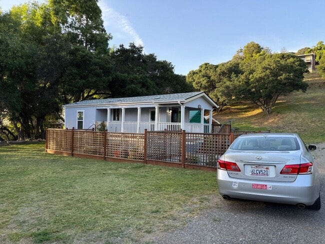 Building Photo - 6000 Mountain Blvd