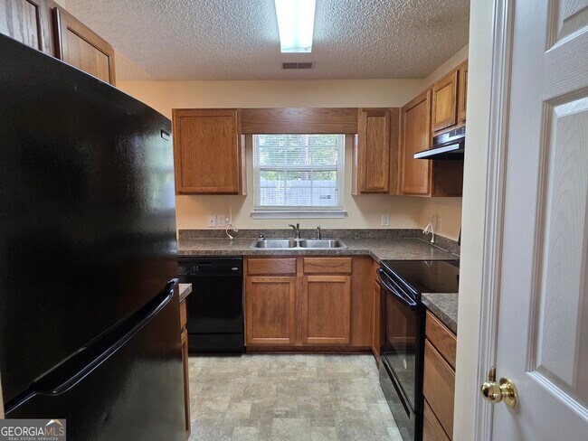 Building Photo - 101 Mossy Oak Dr