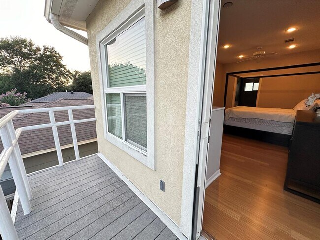 Building Photo - 4005 Nenana Dr